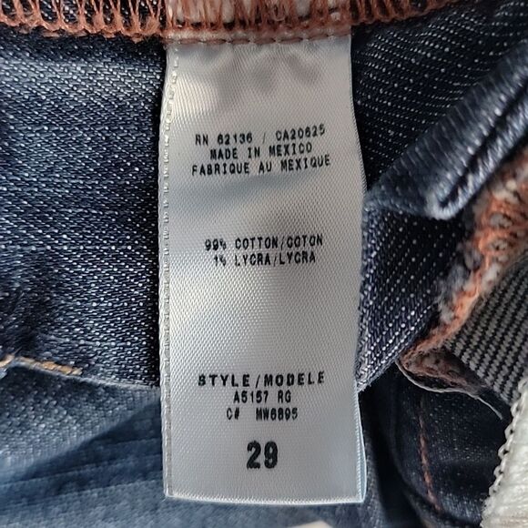 Guess blue denim bootcut jeans distressed Women's Size 29 (Measured 32) - Picture 15 of 16